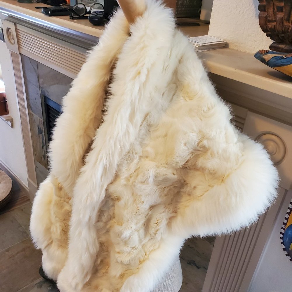 Faux fur shawl stole - Picture 3 of 4